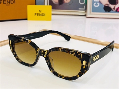 Fendi sunglass-562
